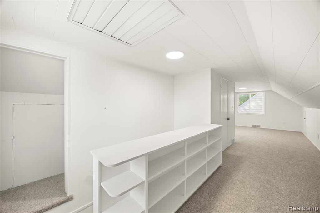 24691 Kipling Street, Oak Park, MI 48237 — Photo 17