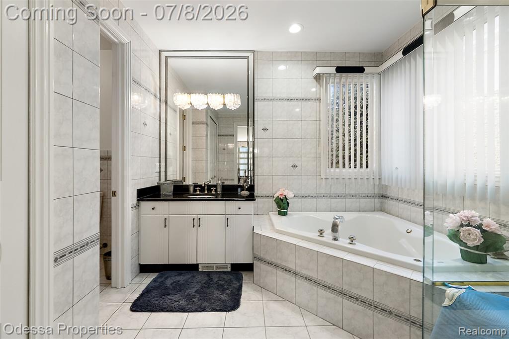 12984 Azure Drive, Utica, MI 48315 — Photo 24