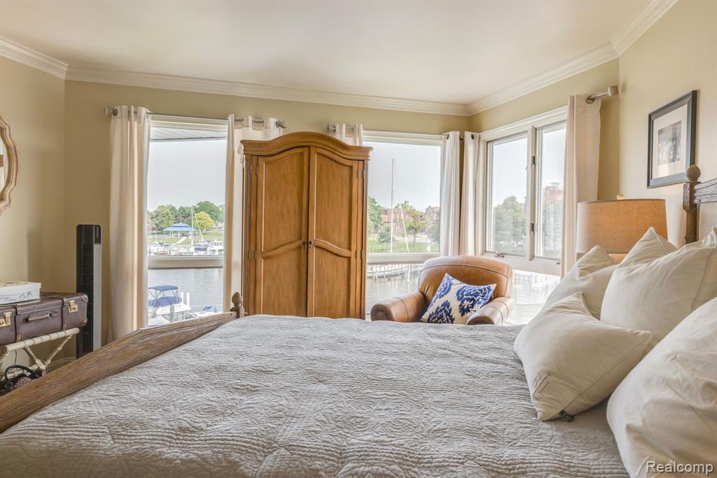 833 N Pointe, Port Huron, MI 48060 — Photo 19