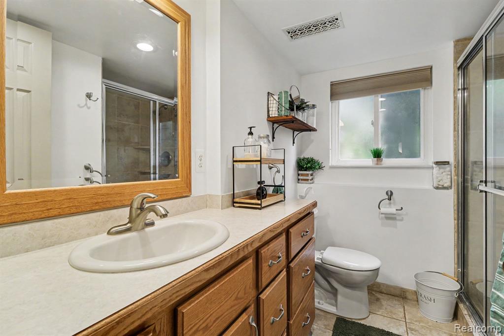 7370 Perry Lake Road, Clarkston, MI 48348 — Photo 20