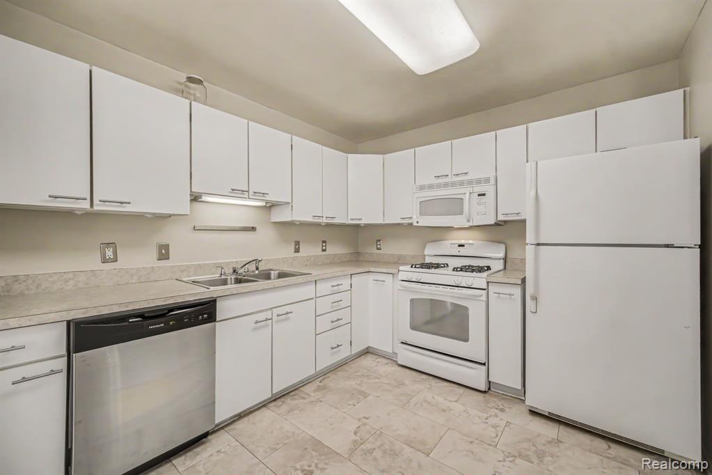 1390 Patricia Avenue, Ann Arbor, MI 48103 — Photo 10