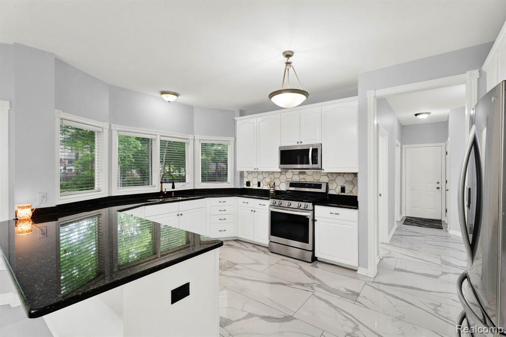 50565 Otter Creek Drive, Shelby Twp, MI 48317 — Photo 19