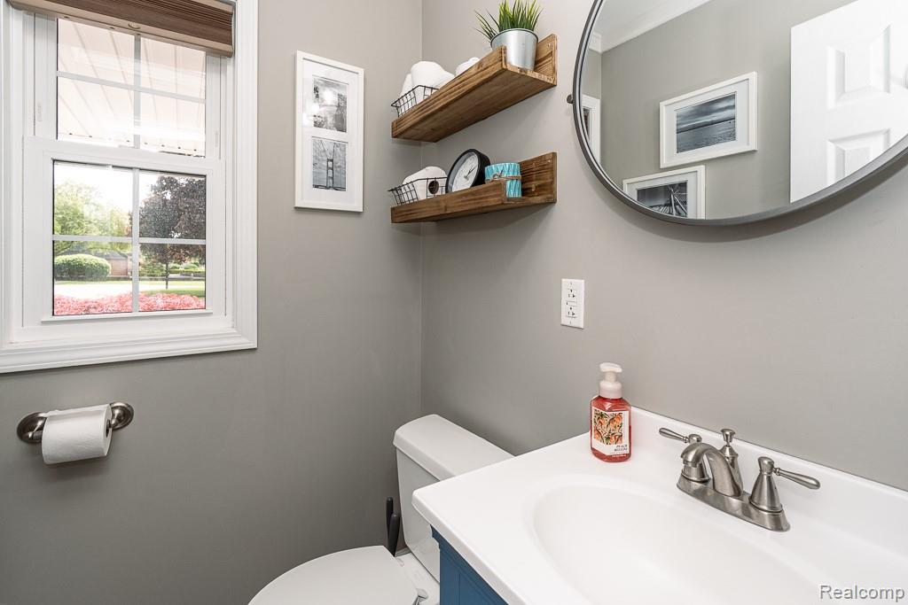 1847 Lyster Lane, Troy, MI 48085 — Photo 24