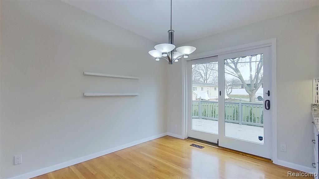 715 Lakeside Drive, Waterford, MI 48328 — Photo 14
