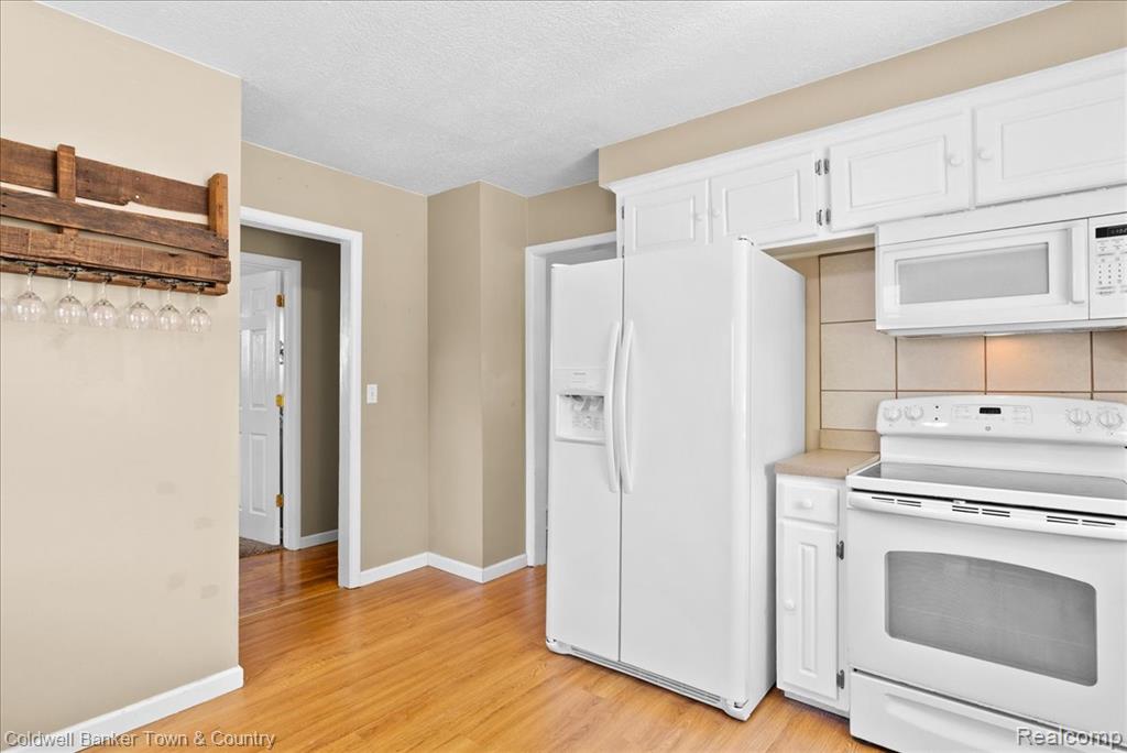 4820 Burchfield Avenue, Lansing, MI 48910 — Photo 9