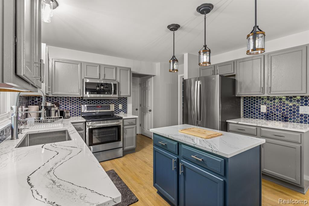 48464 GREENWICH Lane, Canton, MI 48188 — Photo 10