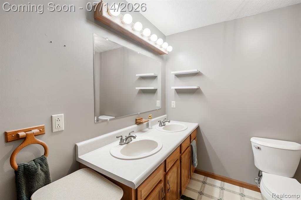 5891 Campbell Corners Drive, Howell, MI 48855 — Photo 16