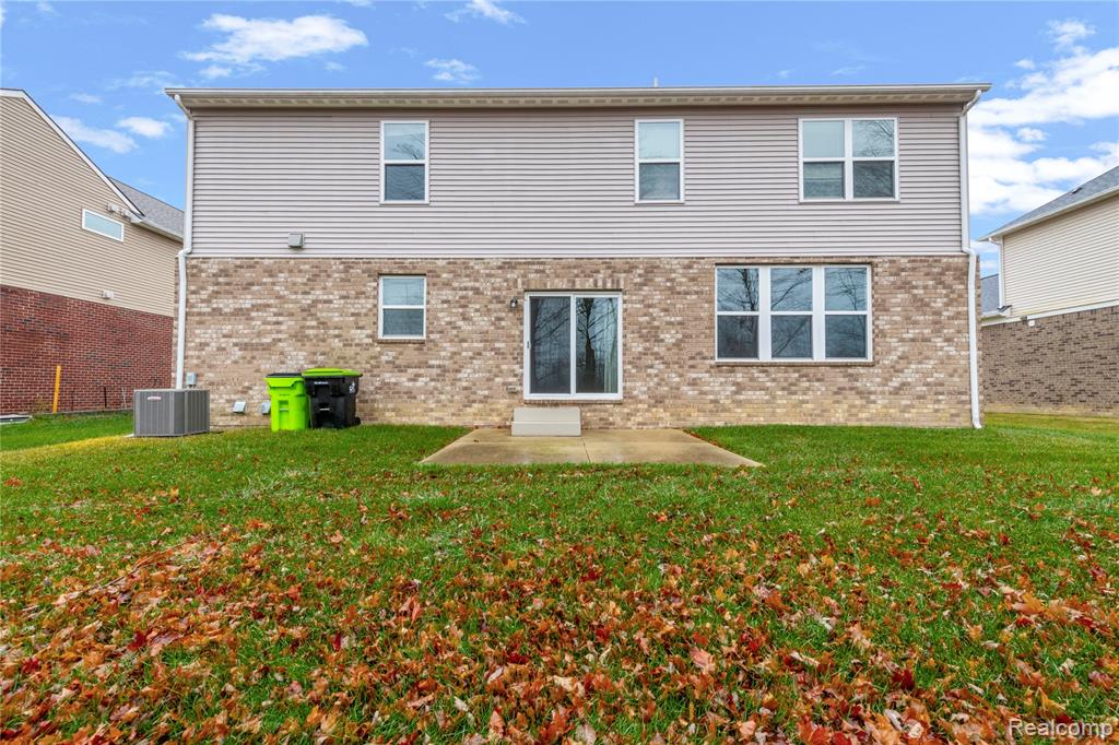 25835 Oberlin blvd, Novi, MI — Photo 5