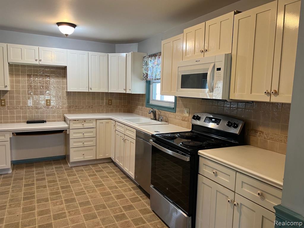 5231 LONSBERRY Road, Columbiaville, MI 48421 — Photo 27