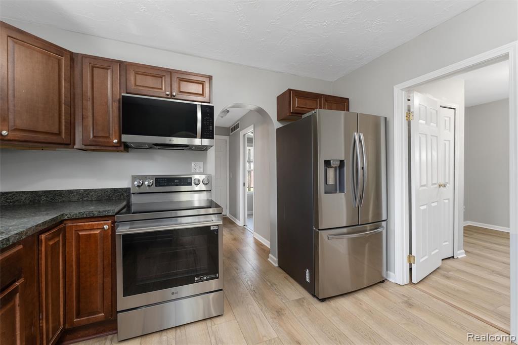 28855 Delton Street, Madison Heights, MI 48071 — Photo 9