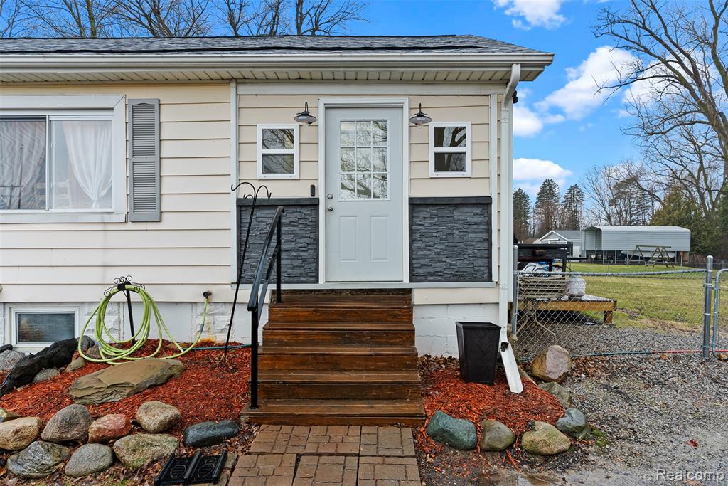 7250 Frances Road, Flushing, MI 48433 — Photo 4