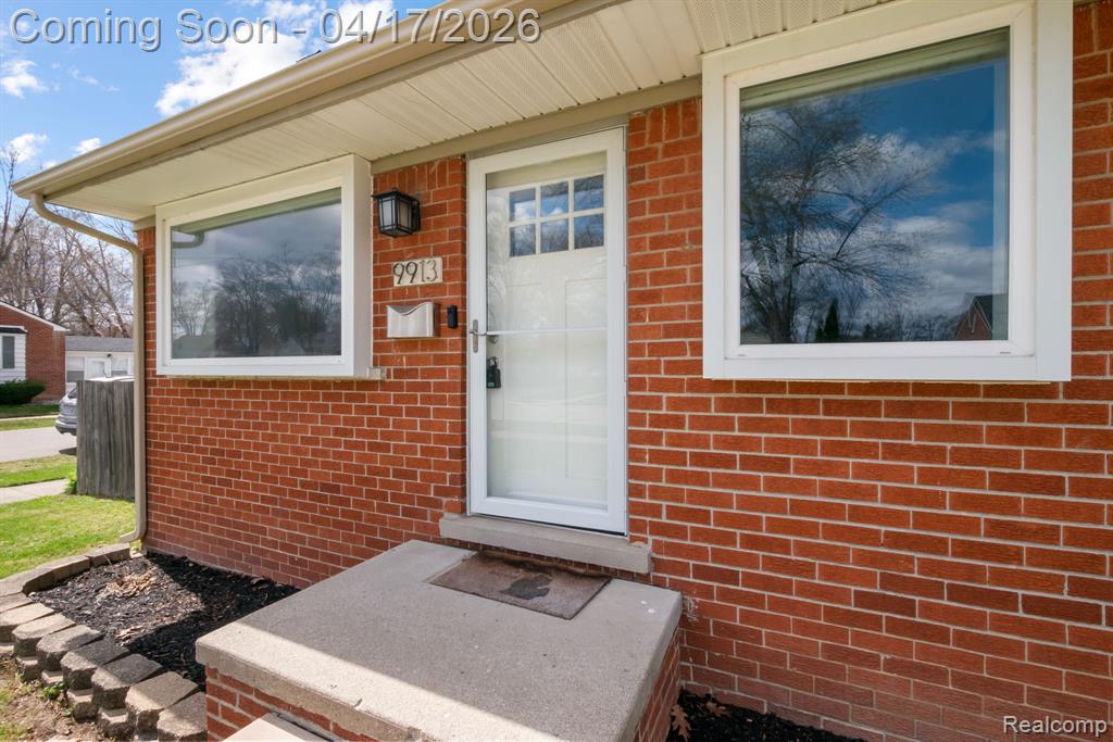 9913 Arcola Street, Livonia, MI 48150 — Photo 4