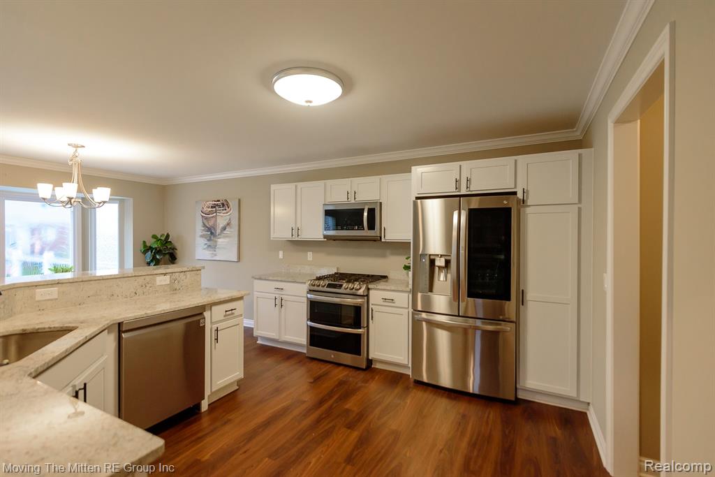 13656 Cambridge Court, Van Buren, MI 48111 — Photo 15