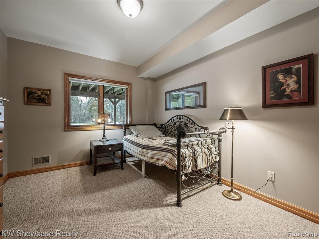 940 Dacea Court, White Lake, MI — Photo 36