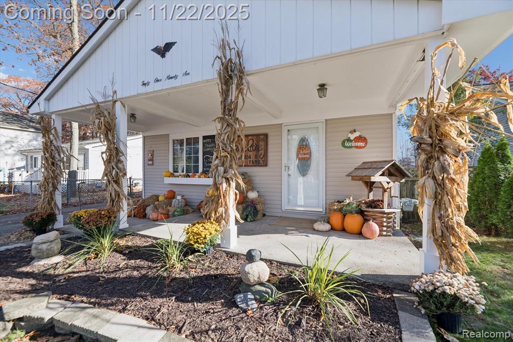 4196 Lotus Drive, Waterford, MI 48329 — Photo 3