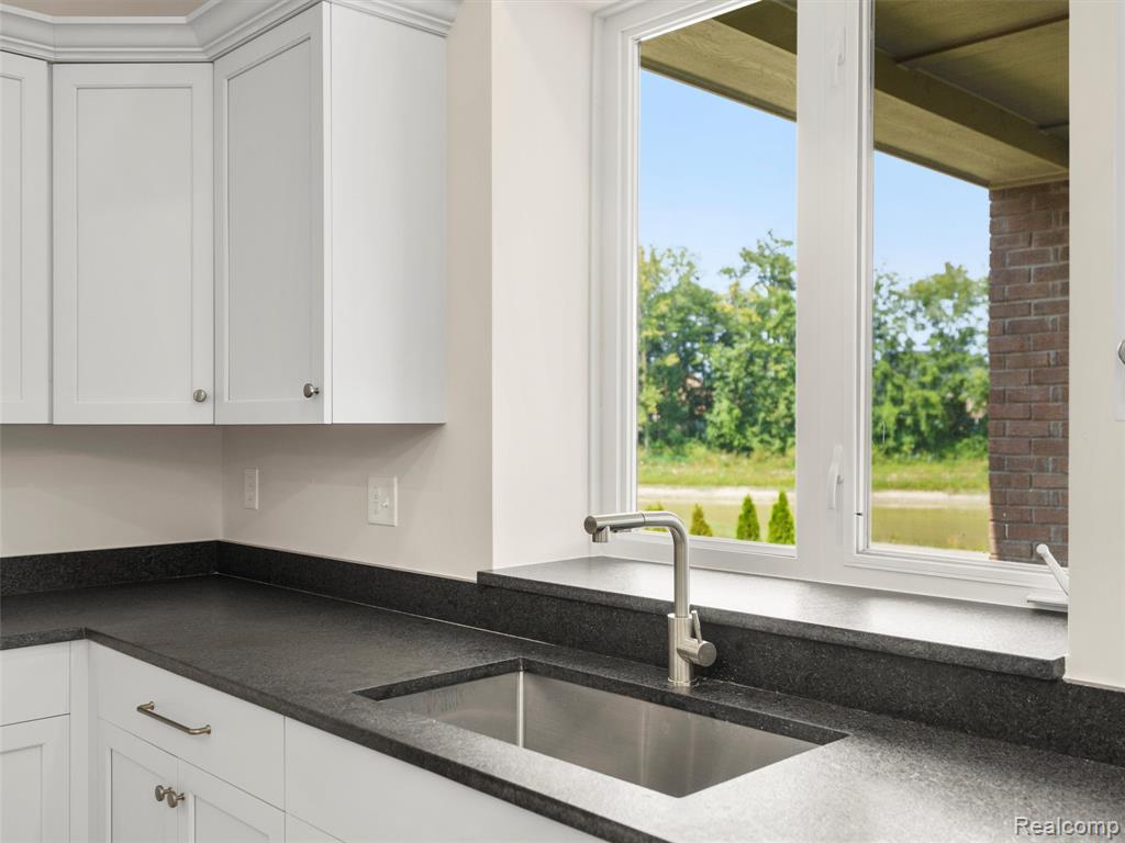 45070 TWIN RIVER Drive, Macomb, MI 48044 — Photo 16