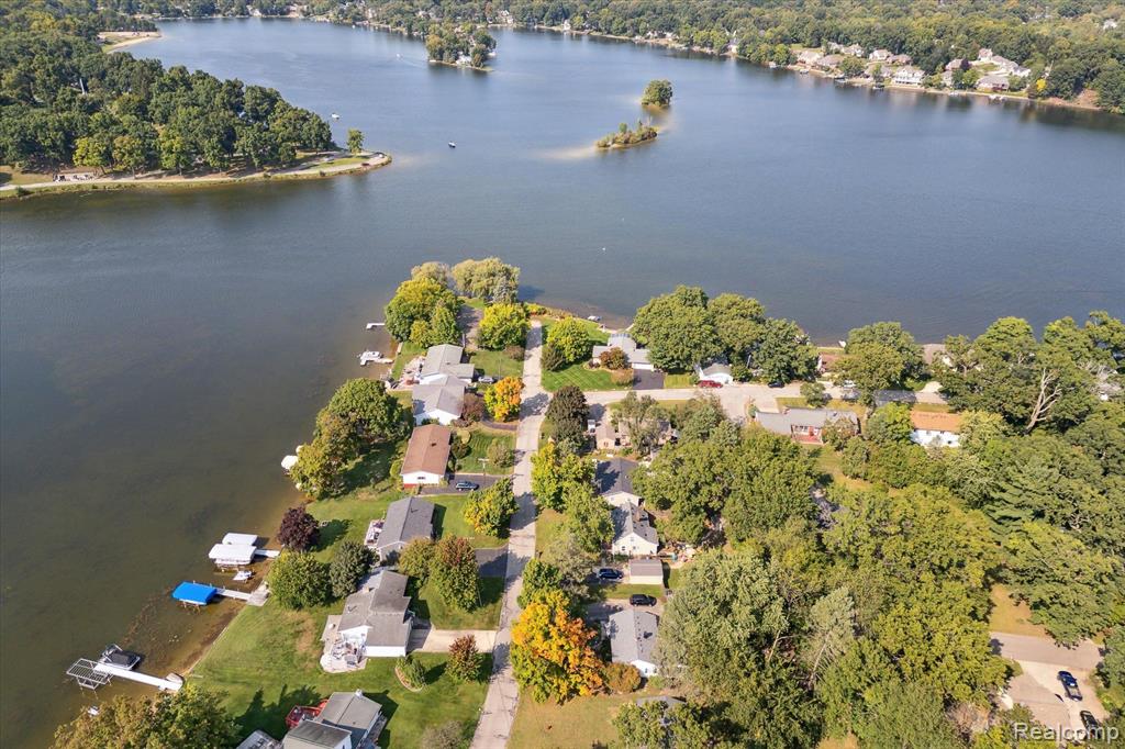 550 ROSELANE Drive, Howell, MI 48843 — Photo 49
