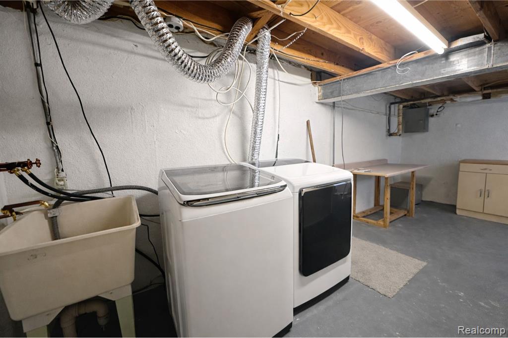 19585 Mariner Court, Northville, MI, 48167