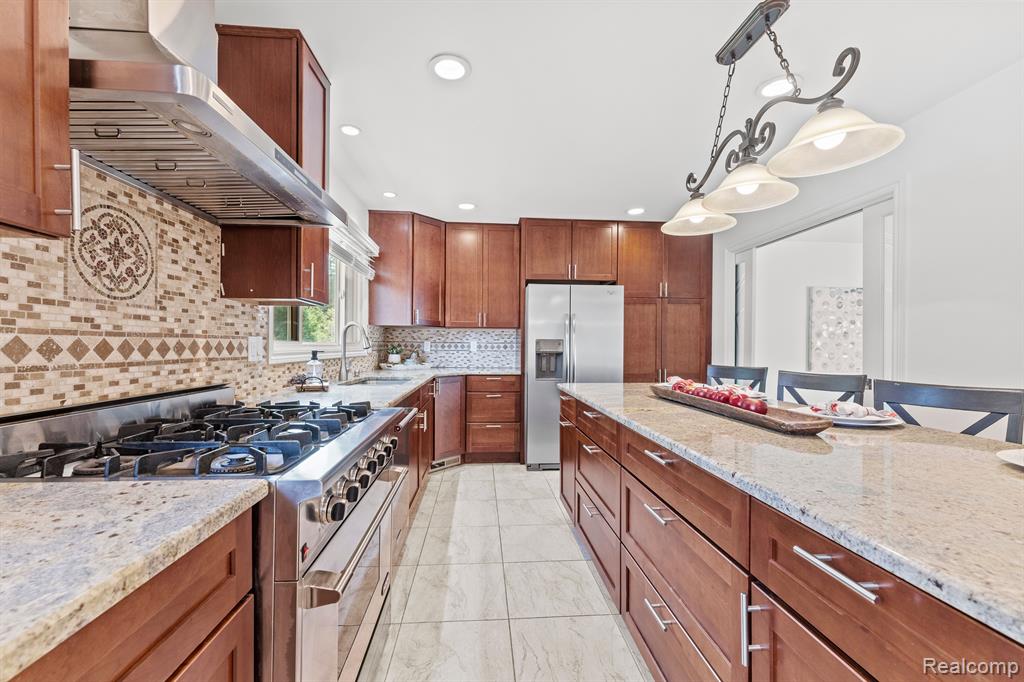 42275 CHATTERTON Court, Northville, MI 48168 — Photo 5