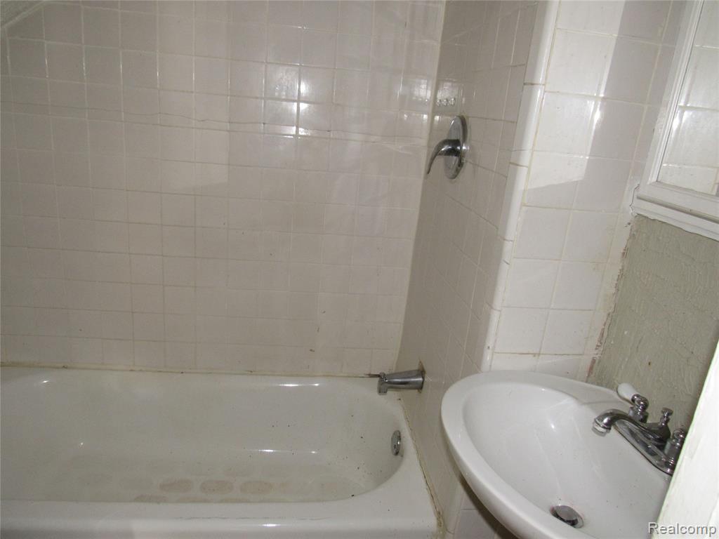 9623 Cheyenne Street, Detroit, MI 48227 — Photo 10
