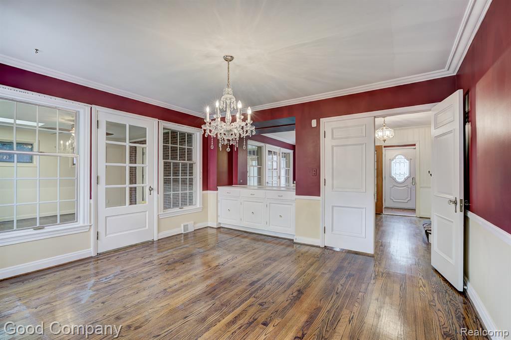 20 OXFORD Boulevard, Pleasant Ridge, MI — Photo 15