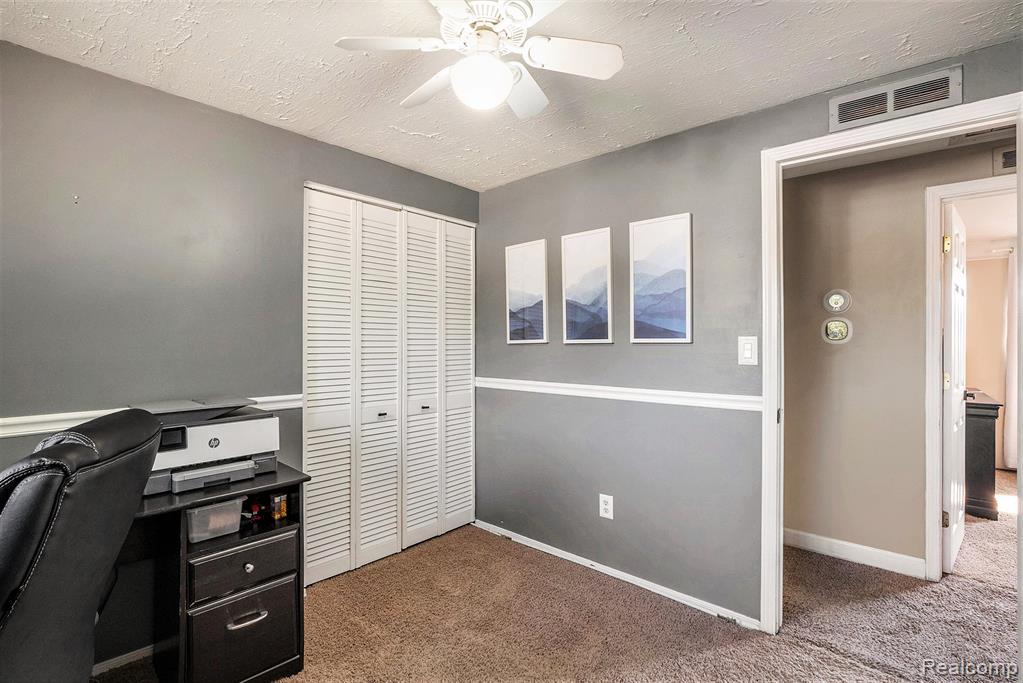 41222 Paign Drive, Sterling Heights, MI 48313 — Photo 17