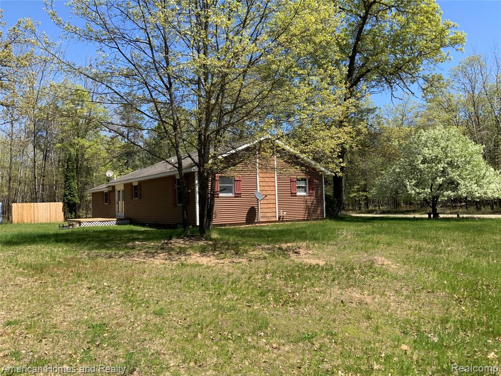 7395 Crestwood Drive, Oscoda, MI 48750 — Photo 12