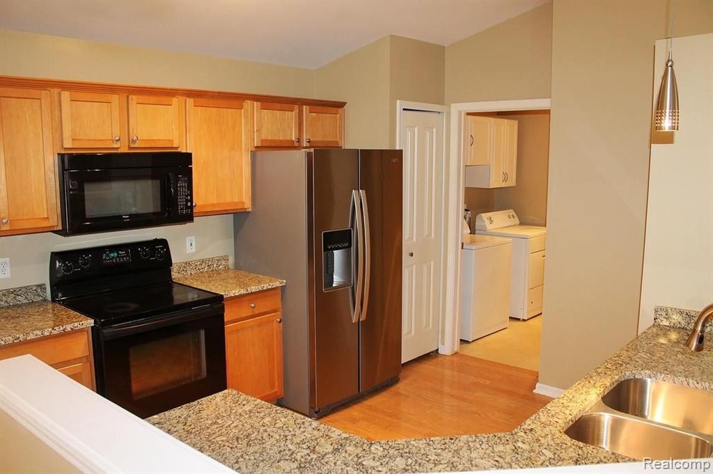 4163 BERKELEY Avenue, Canton, MI 48188 — Photo 6