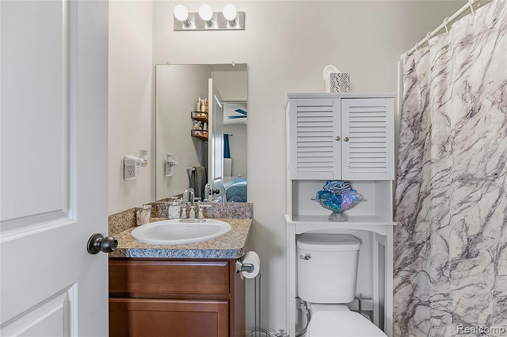 561 Parkdale Lane, Ferndale, MI 48220 — Photo 12