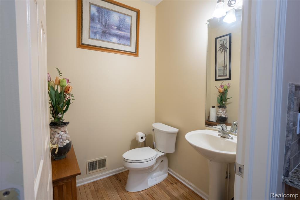 6263 Knob Bend Drive, Grand Blanc, MI 48439 — Photo 9