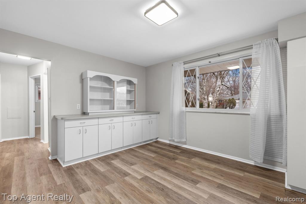 9001 Shannon Drive, Sterling Heights, MI 48314 — Photo 8