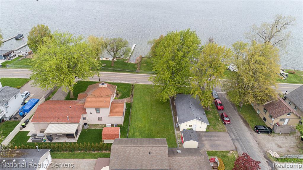 903 S. Lake Drive, Novi, MI — Photo 17