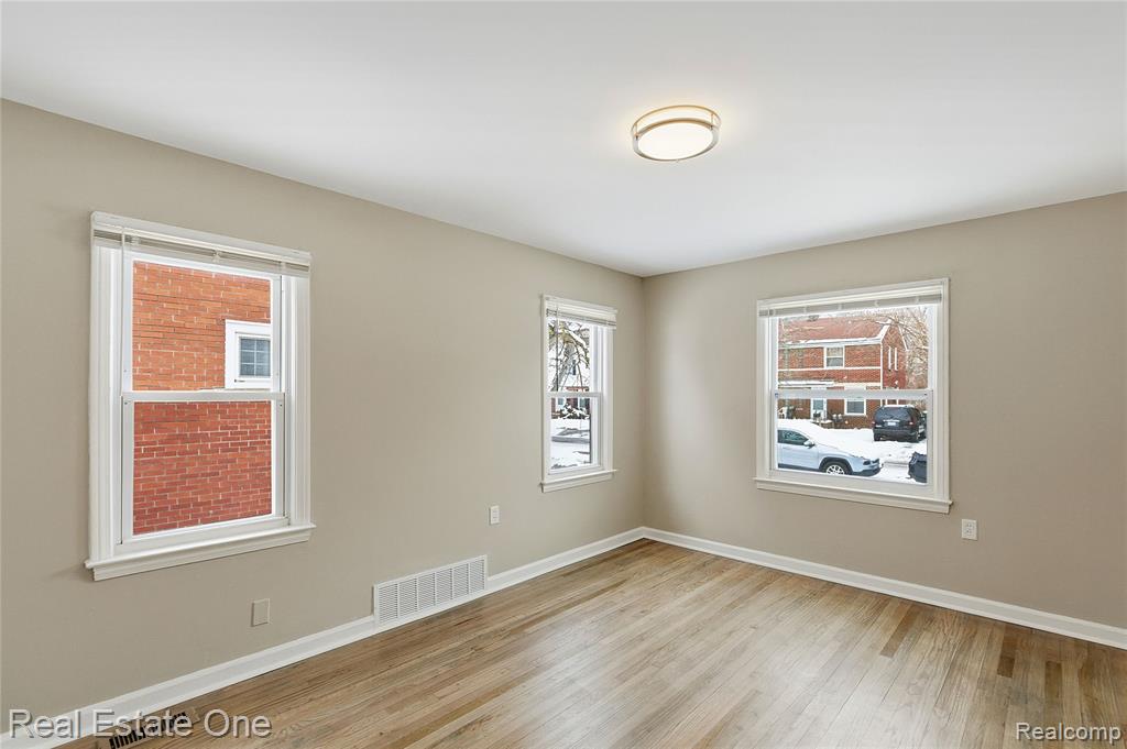 305 Liberty Street, Pontiac, MI 48341 — Photo 10