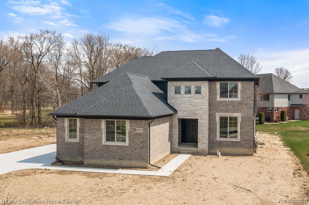 53972 CARRIGAN Drive, New Baltimore, MI 48047 — Photo 2