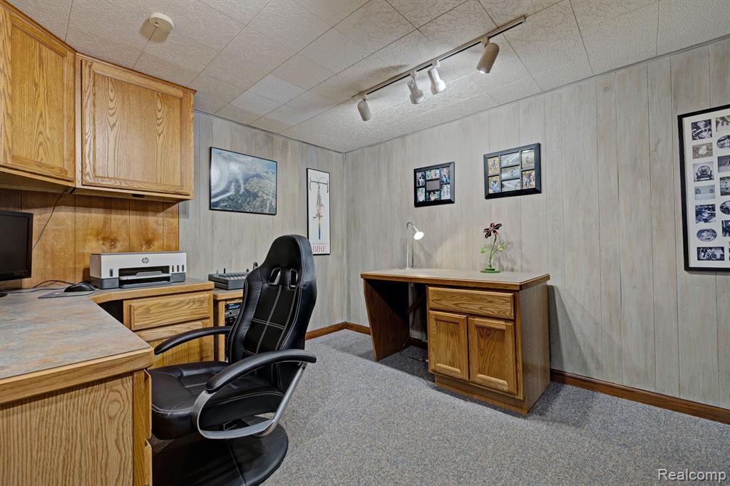 4030 ROLLINS Avenue, Waterford, MI 48329 — Photo 22