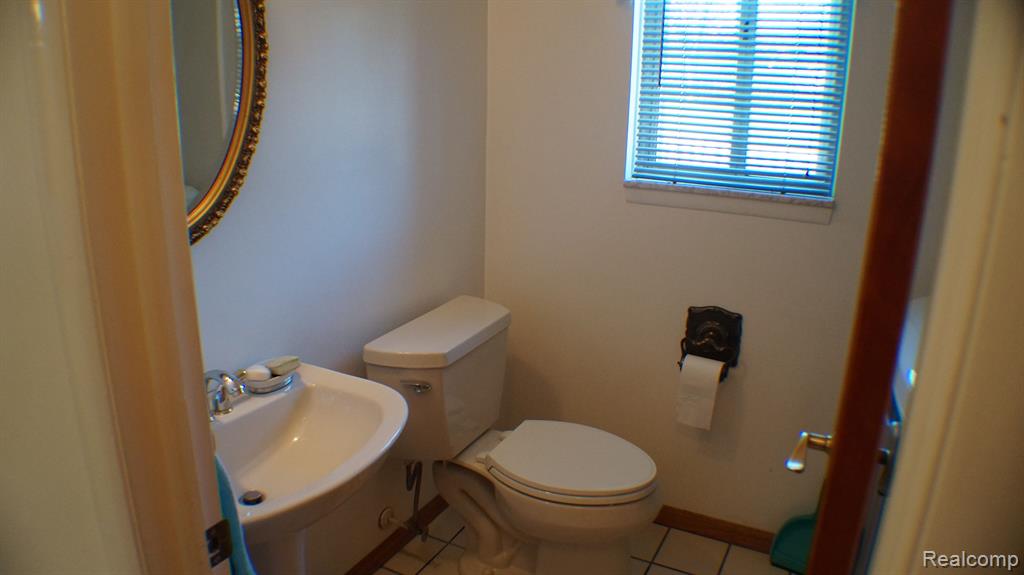 4609 CALVERT Court, Troy, MI 48085 — Photo 16