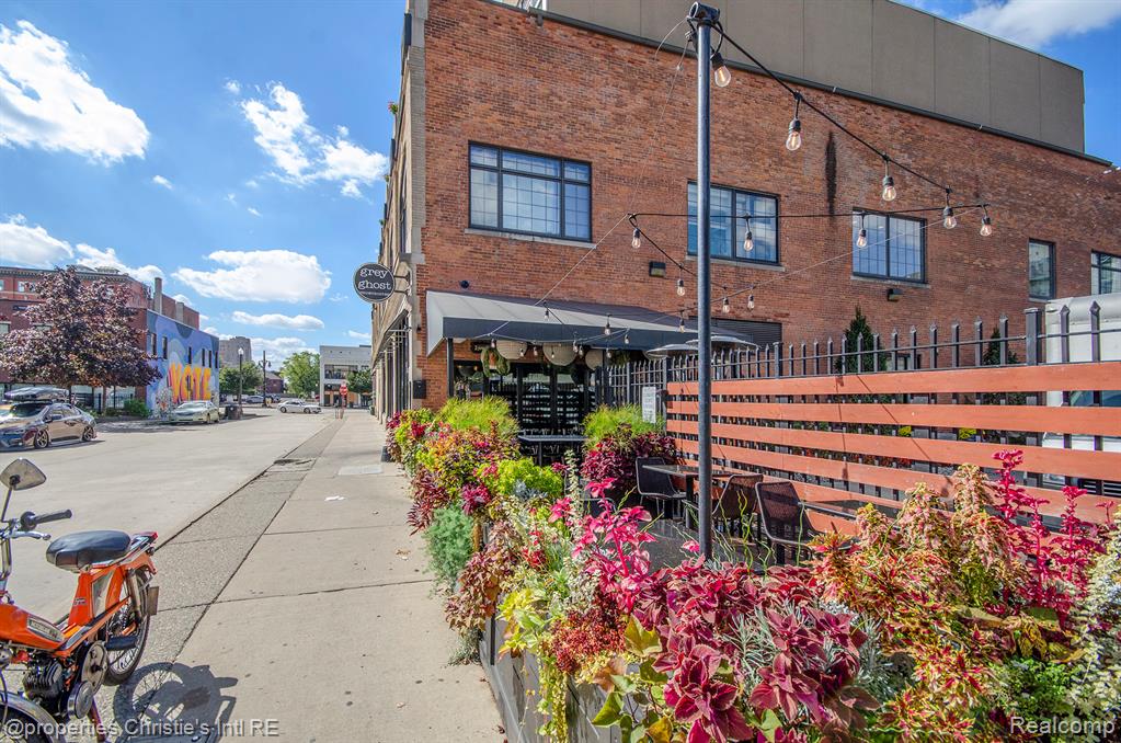 3100 Woodward Avenue - Photo 2