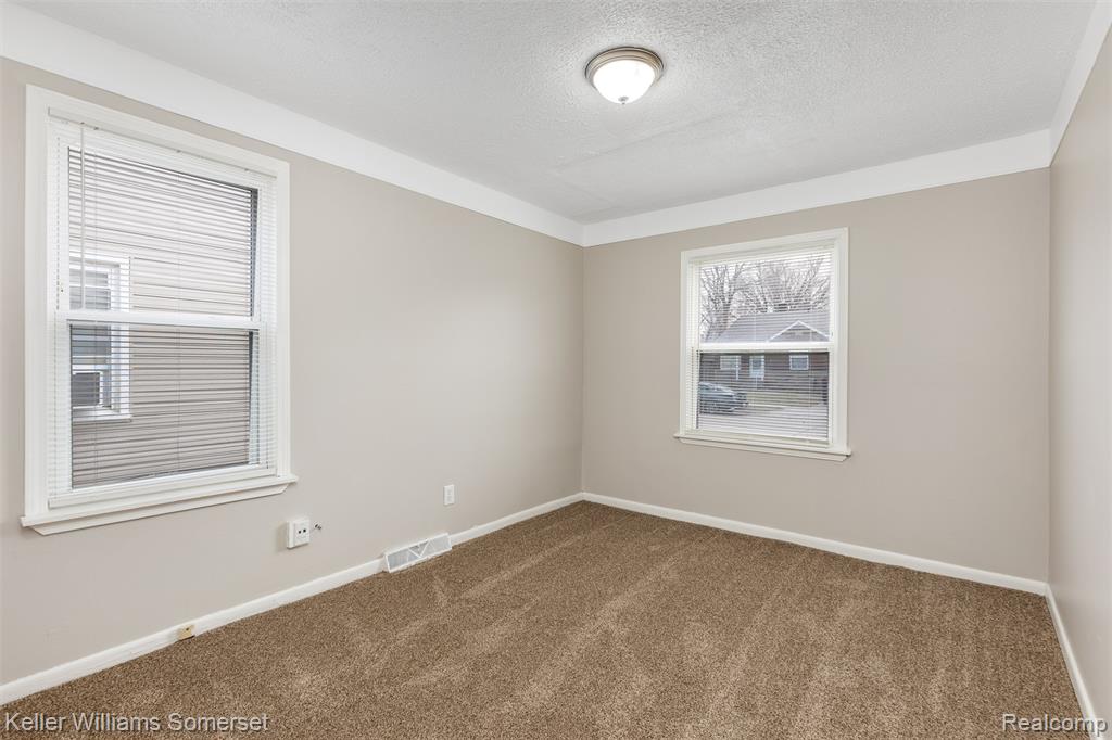 8477 Prospect Avenue, Warren, MI 48089 — Photo 7