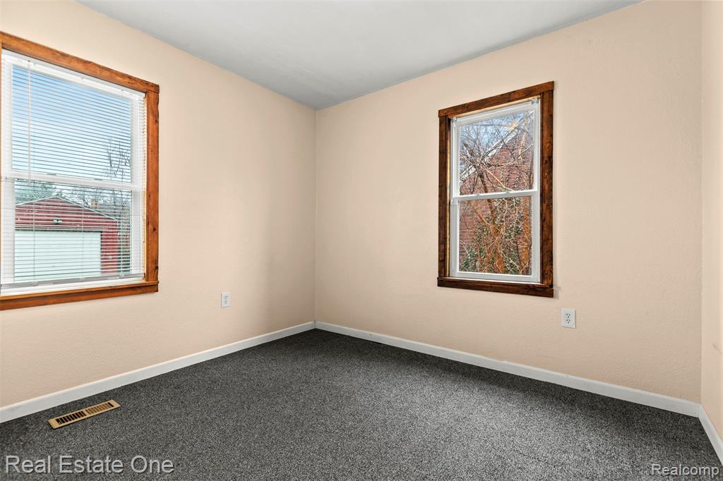 9140 Cloverlawn Street, Detroit, MI 48204 — Photo 13