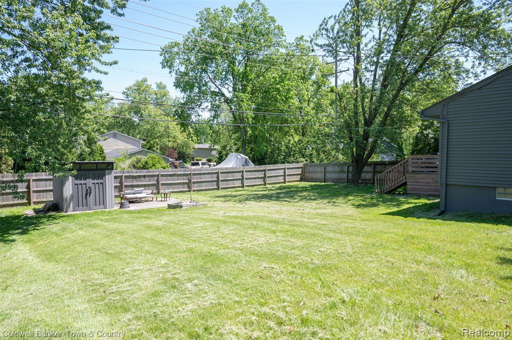 4383 Green Lake Road, West Bloomfield, MI 48323 — Photo 5
