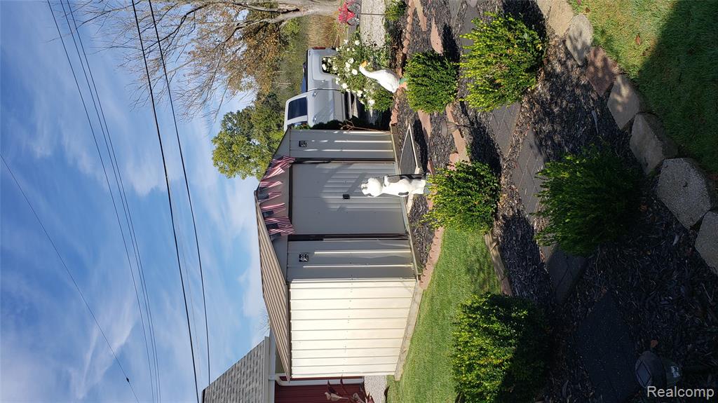 9550 Bluewater Drive, Pinckney, MI 48169 — Photo 17