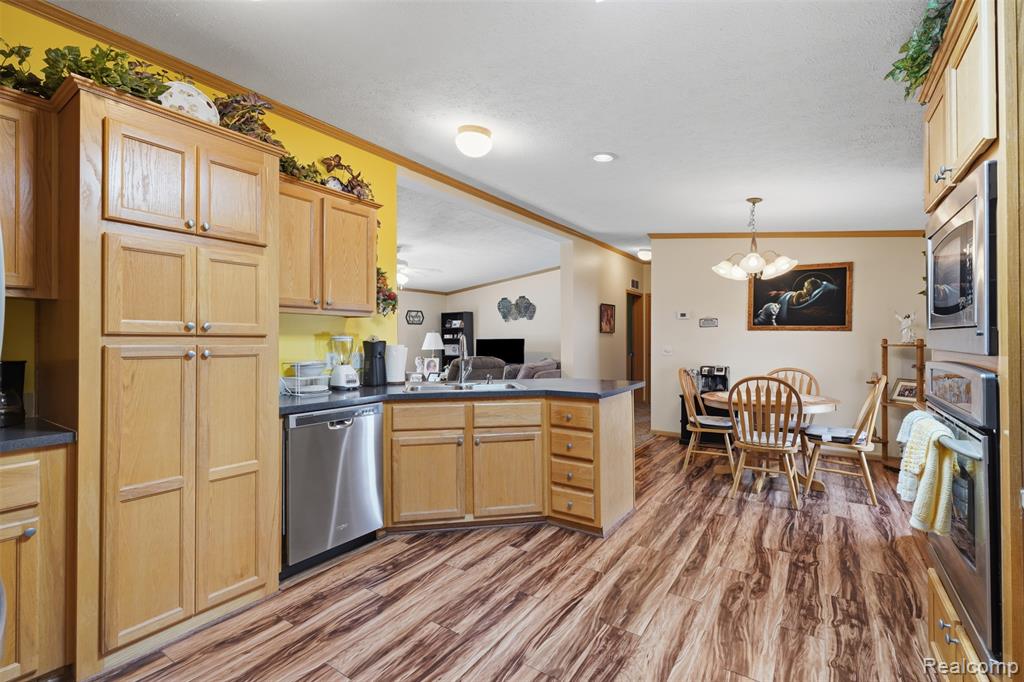 11784 Stoneridge Court, South Lyon, MI 48178 — Photo 11