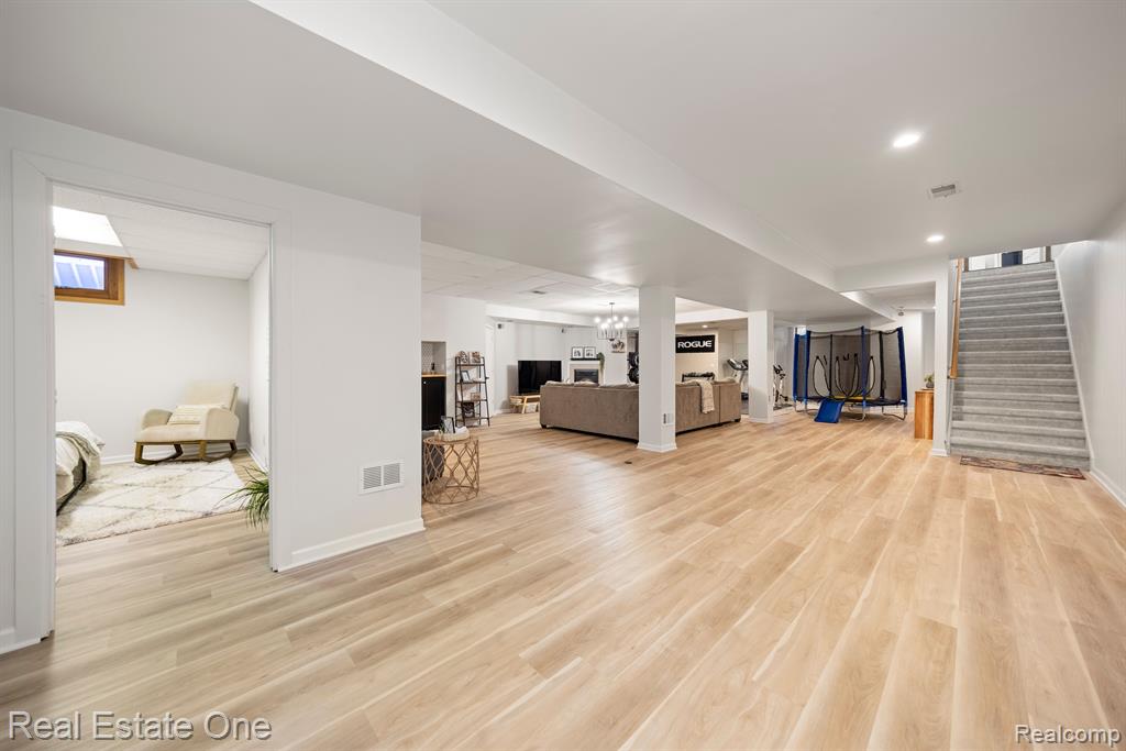 6540 NADETTE, Clarkston, MI — Photo 36