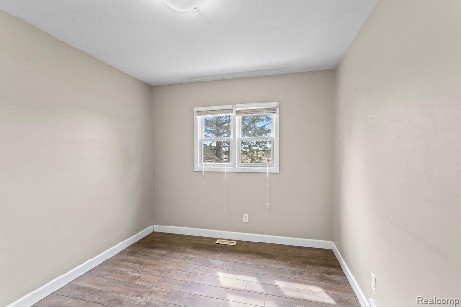 14542 N MCKINLEY Road, Montrose, MI 48457 — Photo 17