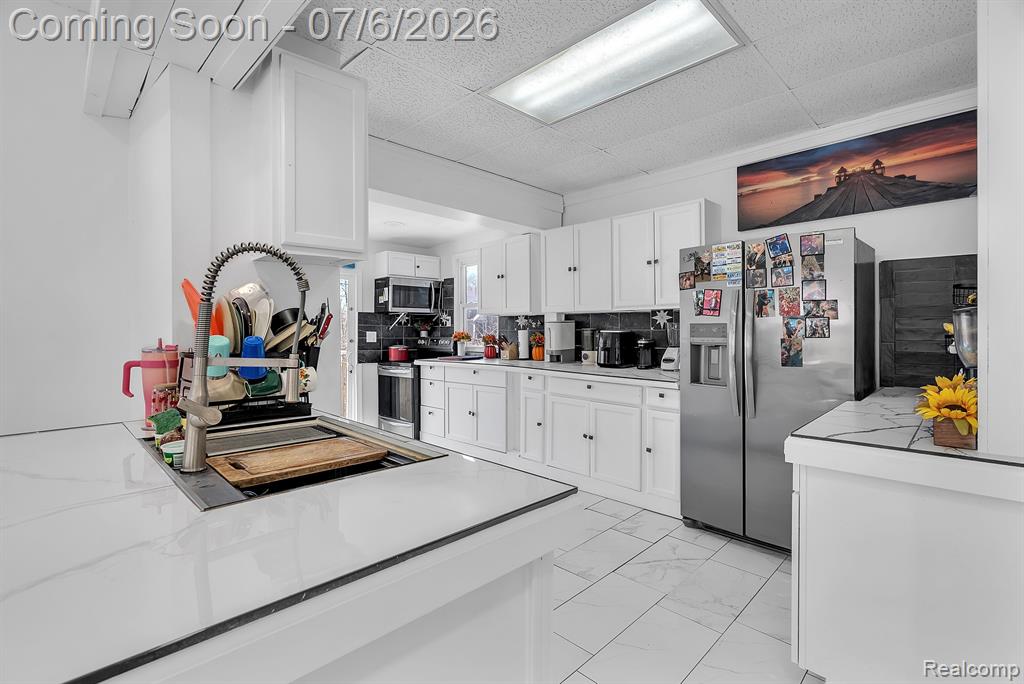 4405 BEWICK Street, Detroit, MI 48214 — Photo 8