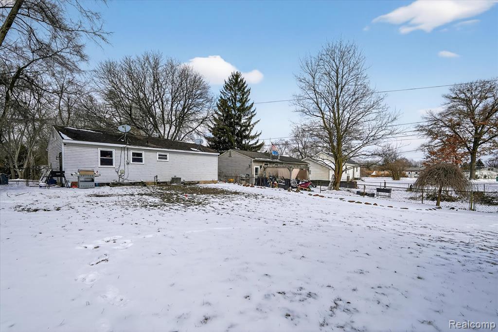 743 Dunreath Street, Walled Lake, MI 48390 — Photo 37