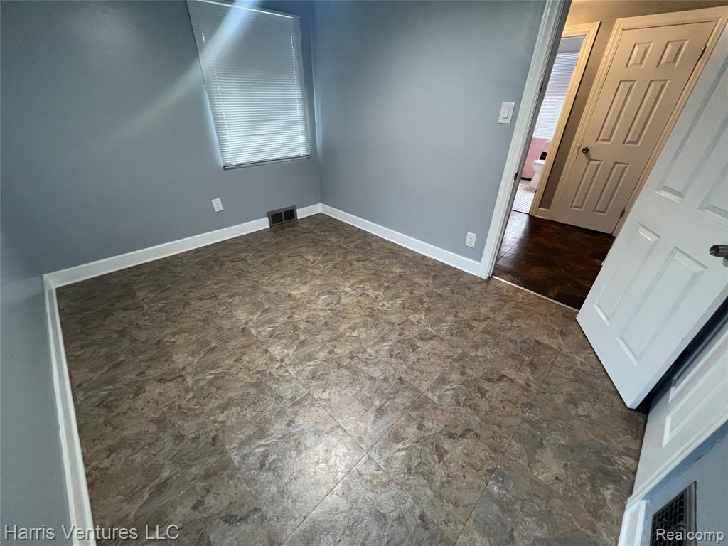 9527 E Outer Drive, Detroit, MI 48213 — Photo 23