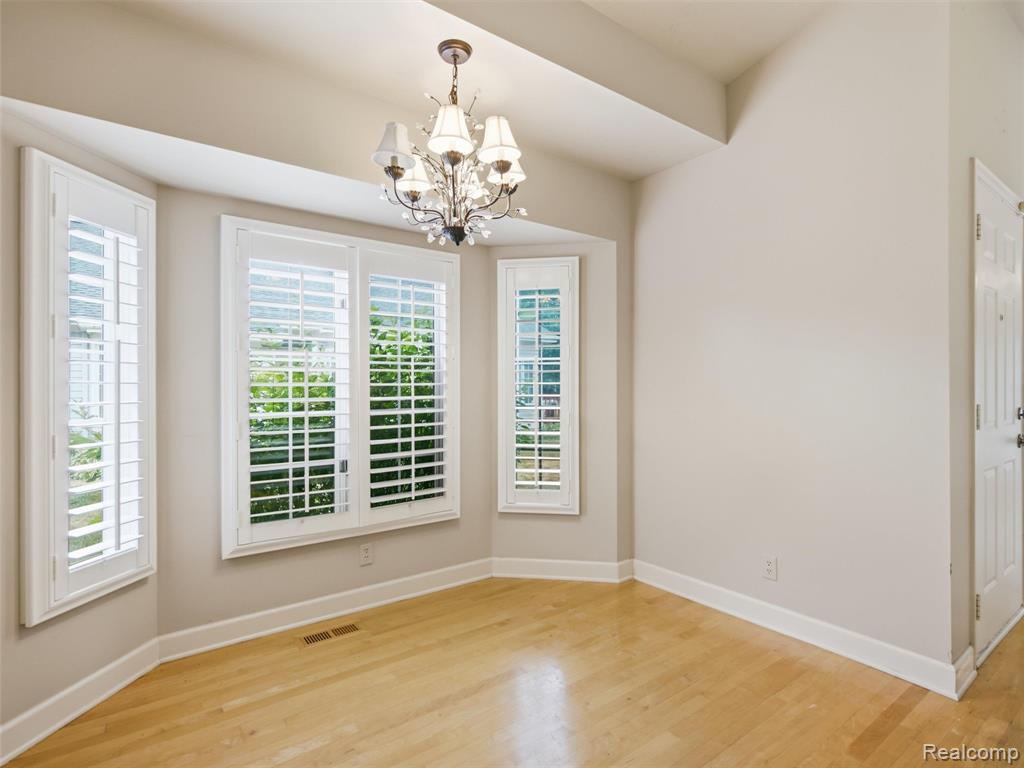 6346 Squire Lake Drive, Flushing, MI 48433 — Photo 8