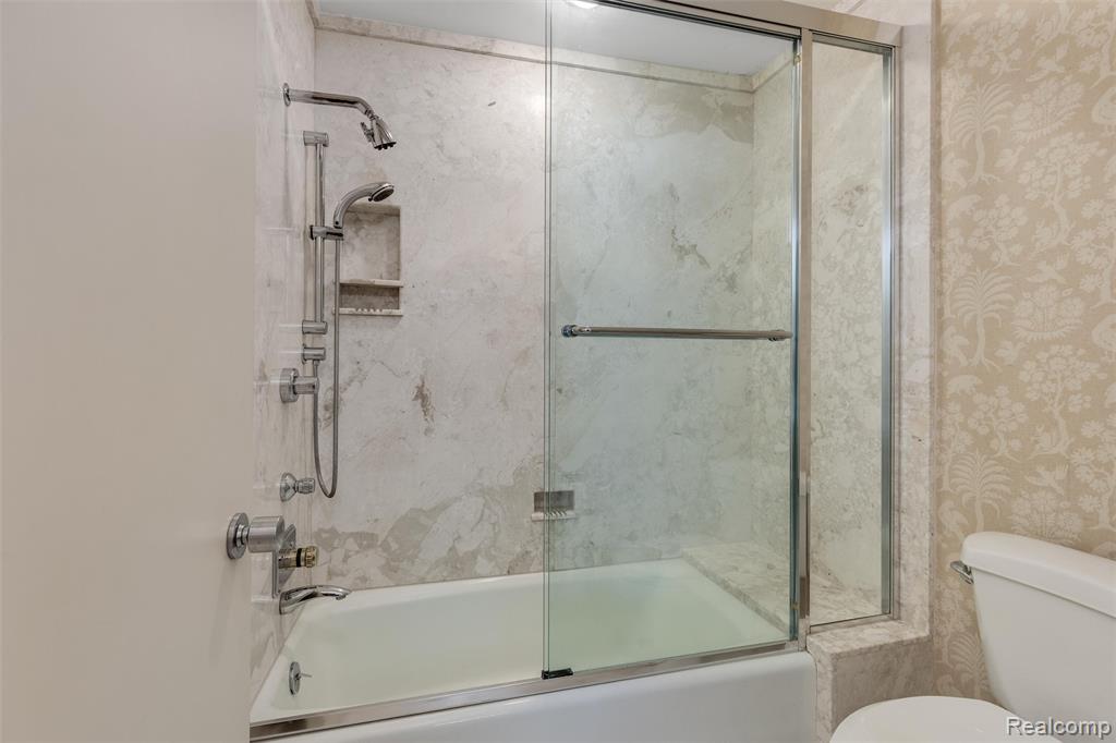 4260 Wabeek Lake Drive S, Bloomfield Hills, MI 48302 — Photo 21