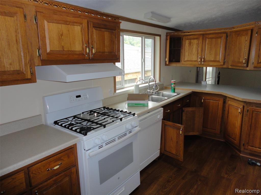 13463 Pear Street, Carleton, MI 48117 — Photo 10